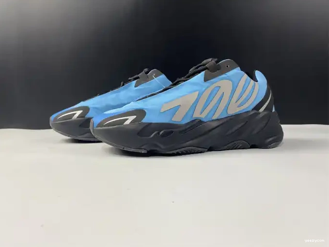 'Bright Cyan' GZ3079 Boost Yeezy 700 ADIDAS MNVN 0702